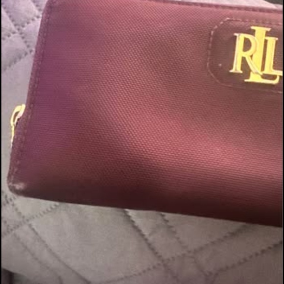 Ralph Lauren large burgundy wallet made with vinyl on the outside and real leath - Picture 2 of 9